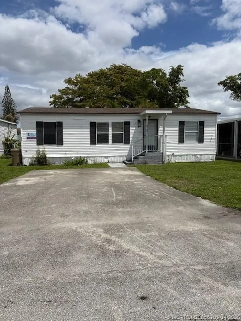 410 SW 134 Way Davie FL 33325