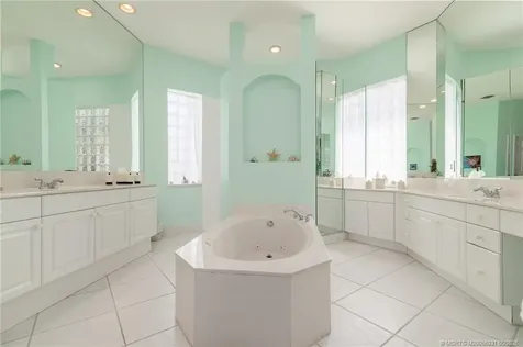 2216 SE Stonehaven Road Port St Lucie FL 34952