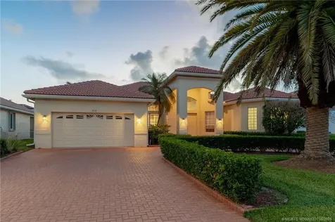 2216 SE Stonehaven Road Port St Lucie FL 34952