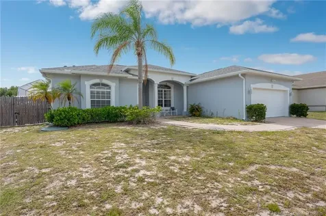4226 SW Jame Street Port St Lucie FL 34953