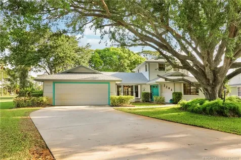 5502 Echo Pines Circle W Fort Pierce FL 34951