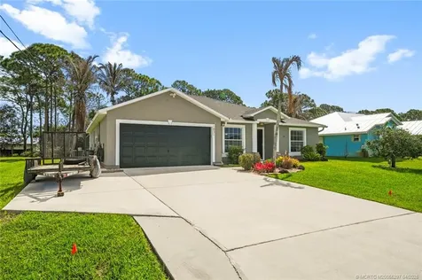 1831 SW Taurus Lane Port St Lucie FL 34984