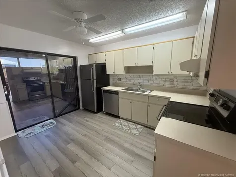 8005 SE Villa Circle Hobe Sound FL 33455