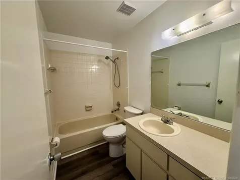 8005 SE Villa Circle Hobe Sound FL 33455