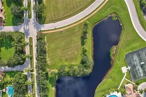 106 SE Via Lago Garda Port St Lucie FL 34952