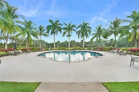 106 SE Via Lago Garda Port St Lucie FL 34952