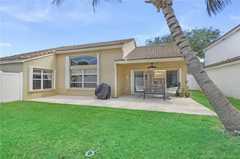 10203 Siena Oaks Circle S Palm Beach Gardens FL 33410