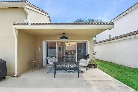 10203 Siena Oaks Circle S Palm Beach Gardens FL 33410