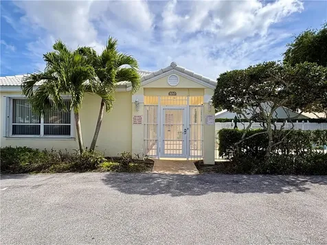 10203 Siena Oaks Circle S Palm Beach Gardens FL 33410