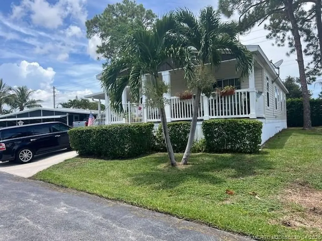 4241 Royal Manor Boulevard Boynton Beach FL 33436