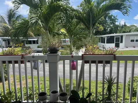 4241 Royal Manor Boulevard Boynton Beach FL 33436