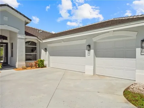 5513 SE Forest Glade Trail Hobe Sound FL 33455
