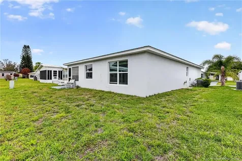 13981 Adelfa Avenue Fort Pierce FL 34951