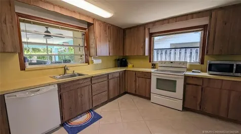 1097 NE Kubin Avenue Jensen Beach FL 34957