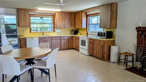 1097 NE Kubin Avenue Jensen Beach FL 34957
