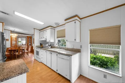 7894 SE Saratoga Drive Hobe Sound FL 33455