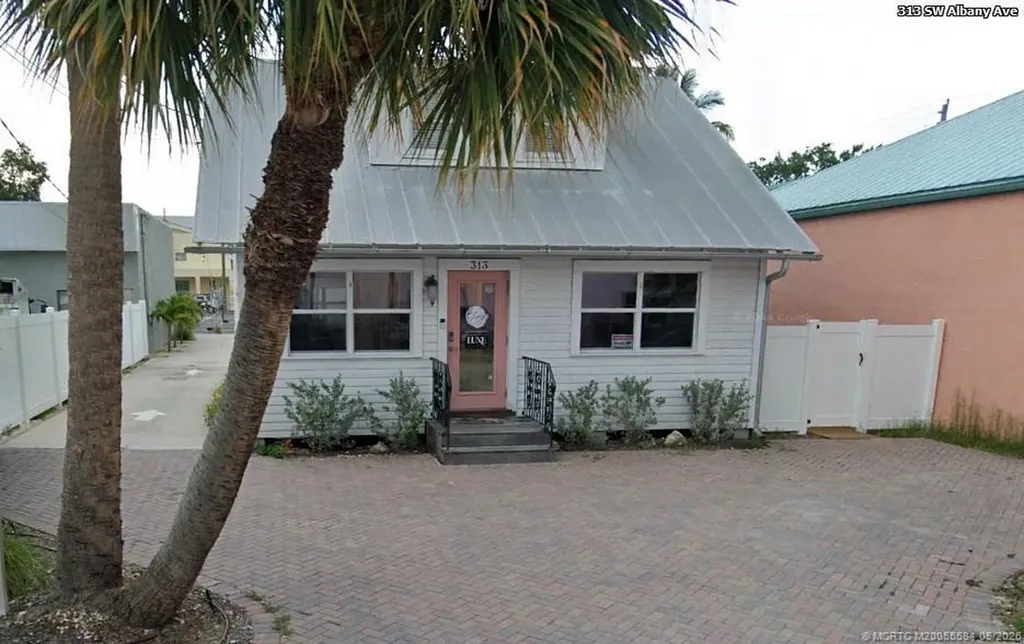 313 SW Albany Avenue Stuart FL 34994