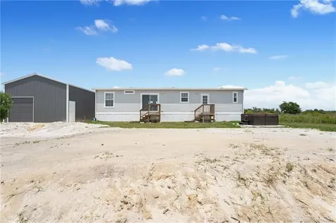 18714 NW 254th Street Okeechobee FL 34972