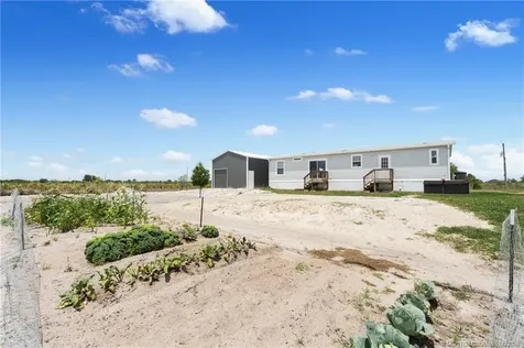 18714 NW 254th Street Okeechobee FL 34972