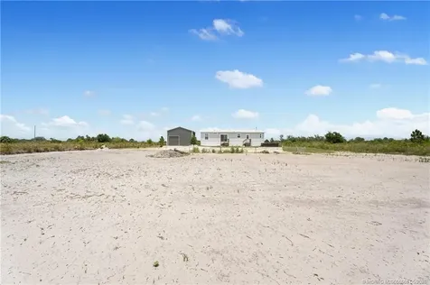 18714 NW 254th Street Okeechobee FL 34972