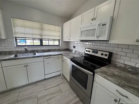 2398 SE Brekenridge Circle Port St Lucie FL 34952
