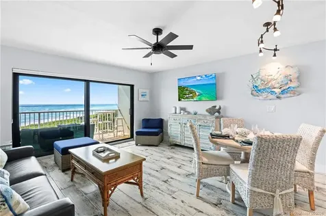 379 NE Tradewind Lane Stuart FL 34996