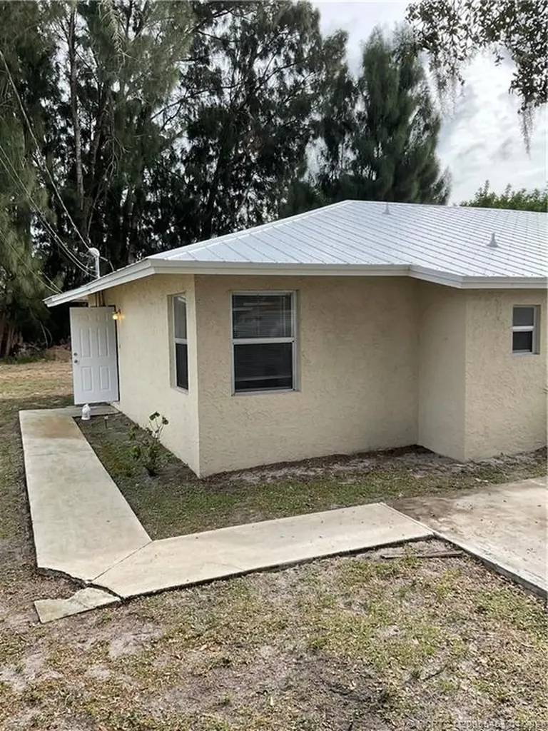 402 S 14th Street Fort Pierce FL 34950