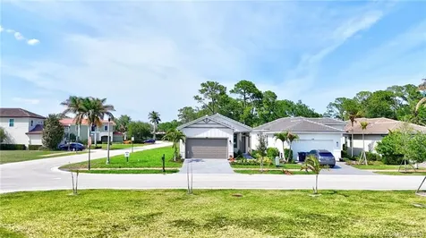 104 SE Strada Cervaro Port St Lucie FL 34952