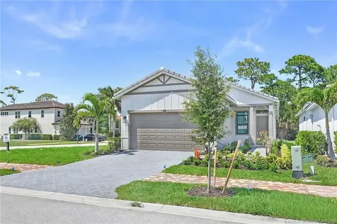 104 SE Strada Cervaro Port St Lucie FL 34952
