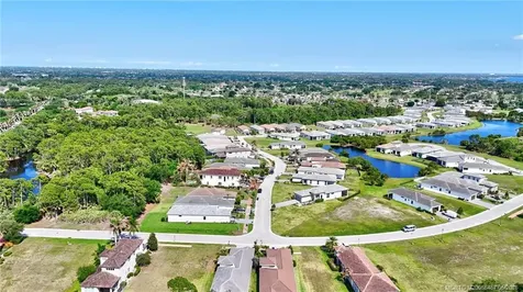 104 SE Strada Cervaro Port St Lucie FL 34952