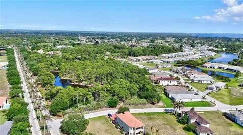 104 SE Strada Cervaro Port St Lucie FL 34952