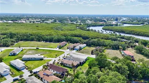 104 SE Strada Cervaro Port St Lucie FL 34952