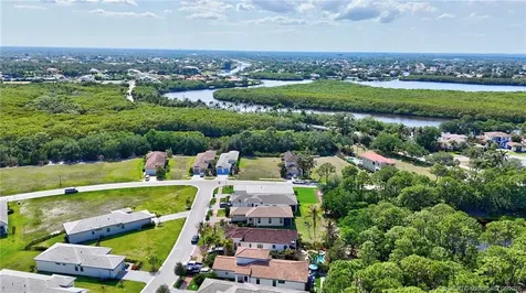 104 SE Strada Cervaro Port St Lucie FL 34952