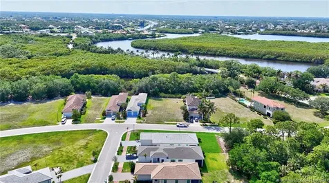 104 SE Strada Cervaro Port St Lucie FL 34952