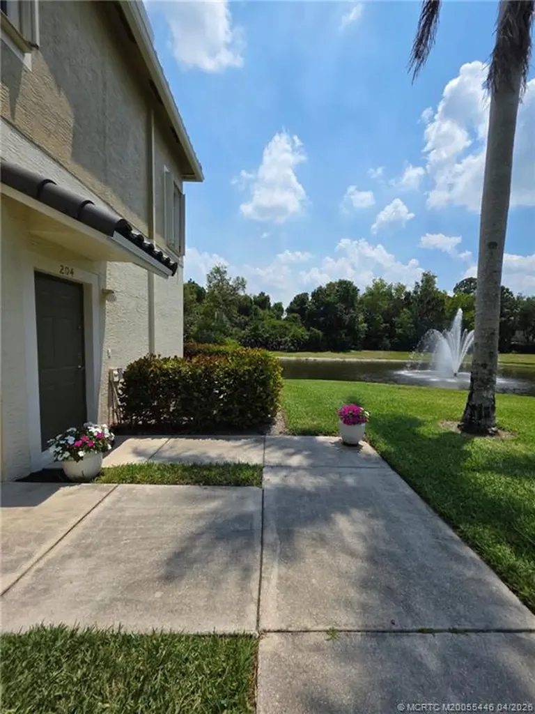 1560 SE Hampshire Way Stuart FL 34994