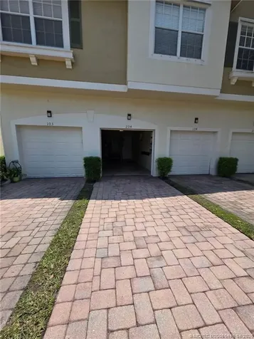 1560 SE Hampshire Way Stuart FL 34994
