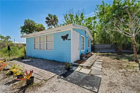 2614 NE Palm Avenue Jensen Beach FL 34957
