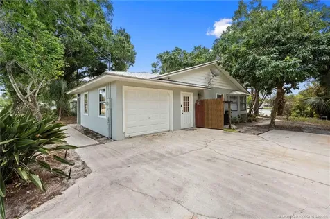 7005 Salerno Road Fort Pierce FL 34951