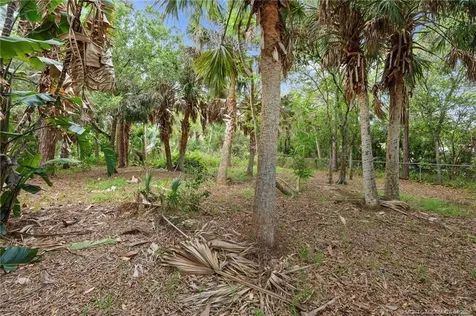 7005 Salerno Road Fort Pierce FL 34951