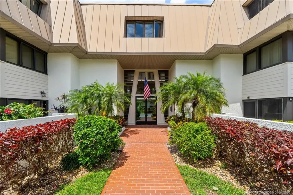 1800 SE Saint Lucie Boulevard Stuart FL 34996