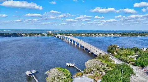 2950 SE Ocean Boulevard Stuart FL 34996