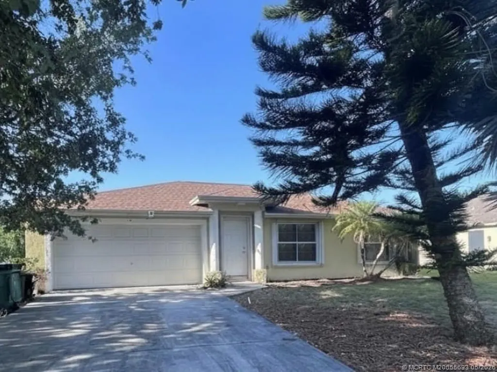574 NW Goldcoast Avenue Port St Lucie FL 34983