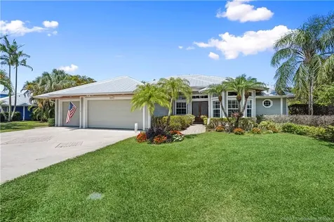 4220 SE Rainbows End Stuart FL 34997