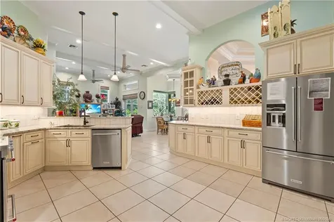 4220 SE Rainbows End Stuart FL 34997