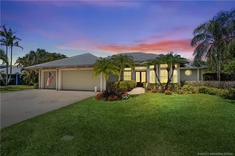 4220 SE Rainbows End Stuart FL 34997