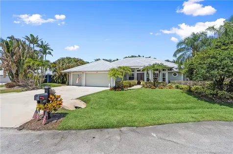 4220 SE Rainbows End Stuart FL 34997