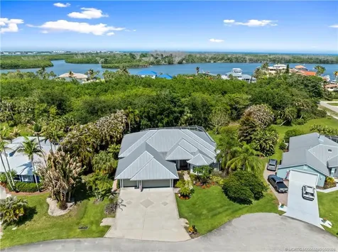 4220 SE Rainbows End Stuart FL 34997