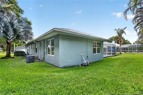 671 SE Pin Oak Terrace Stuart FL 34997