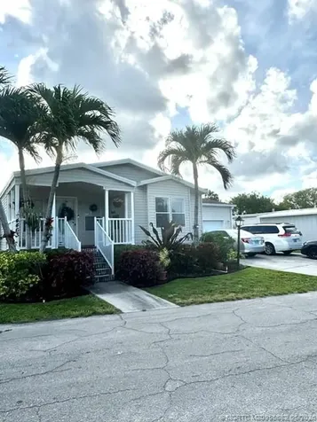 4463 Edwina Lane Lake Worth FL 33463