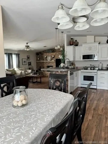 4463 Edwina Lane Lake Worth FL 33463